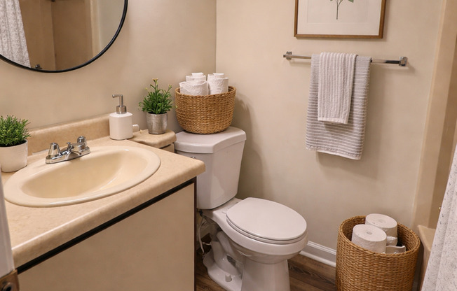 Studio, 1 bath, $995, Unit 301