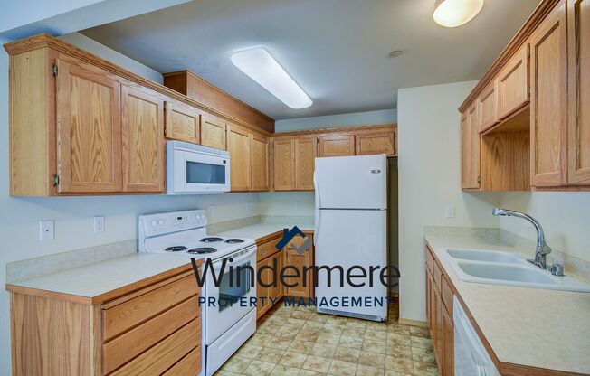 3 beds, 2 baths, $2,000, Unit # #F 101