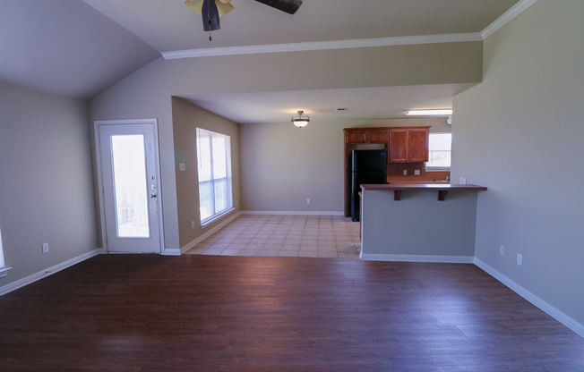 3 beds, 2 baths, 1,450 sqft, $1,795, Unit Paso Fino 680