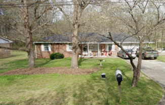 33 Lynhaven Dr - Available Soon! Ranch Style 3 BD, 2 BA Home In Western Newnan Convenient to Hwys 34 and 27.