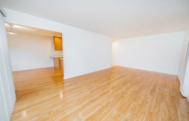 2 beds, 1 bath, $2,350, Unit B