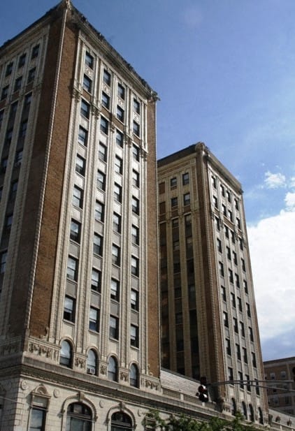 Sheridan Plaza at 
4607 N Sheridan Rd.