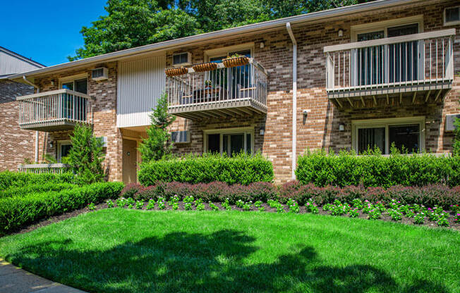 Atlantic Pointe exterior with porches