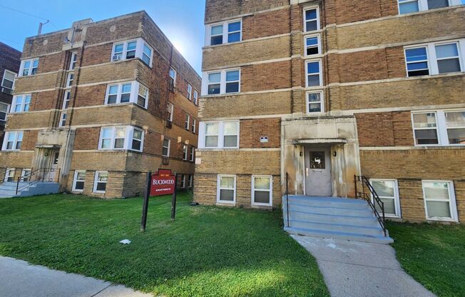 2826 E 130 ST