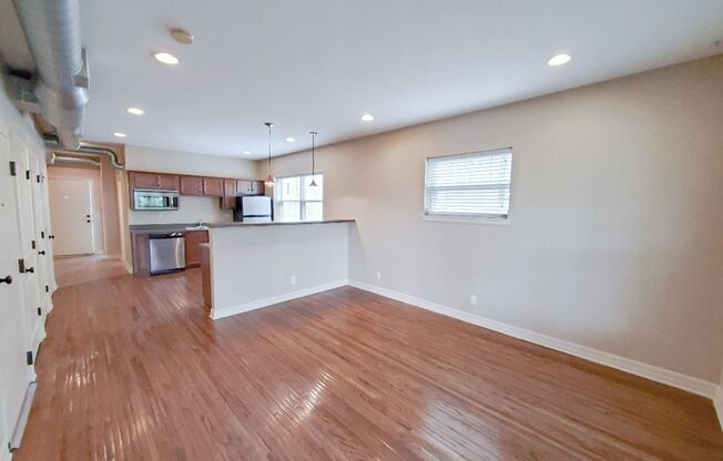 1 bed, 1 bath, 650 sqft, $1,195, Unit 609 - Unit 202 A817