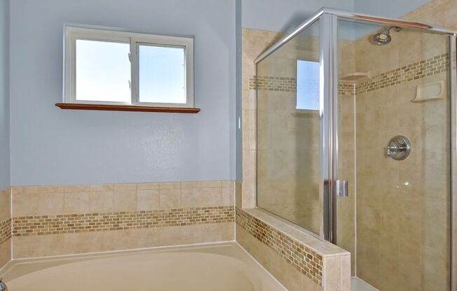 Updated 3bed 3bath home in D20 Schools!