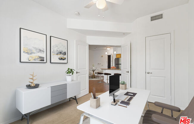 1 bed, 1 bath, 910 sqft, $2,900, Unit 355
