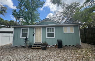 FRESHLY PAINTED - Spacious 1BR/1BA Near UF | Granite Counters, W/D, Private Parking | 2026–2027