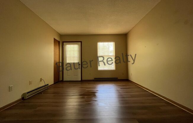 2 beds, 1 bath, 720 sqft, $800, Unit 721