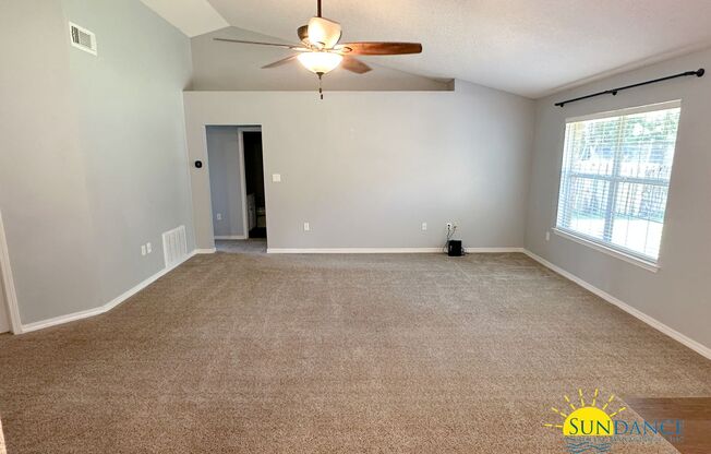 Spacious 4 Bedroom Home with Screened Patio in Navarre!