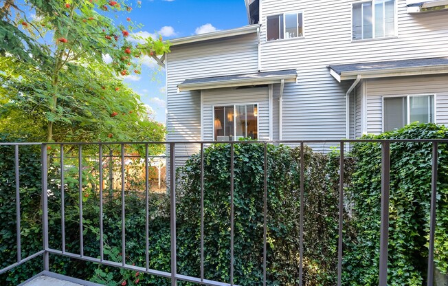 2 beds, 1 bath, 800 sqft, $2,250, Unit 107