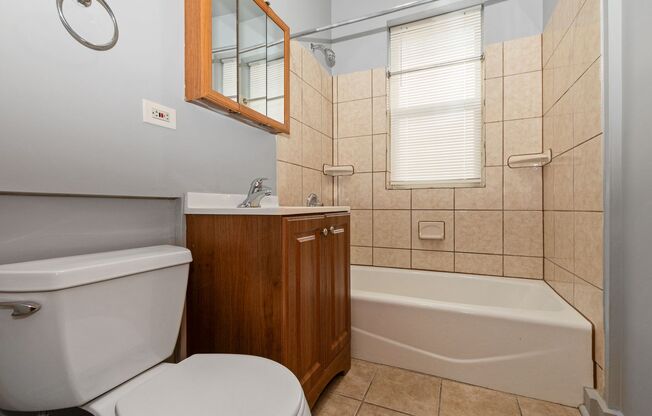 2 beds, 1 bath, $2,010, Unit 2746-2