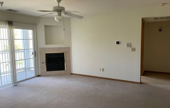 1 bed, 1 bath, 710 sqft, $1,000