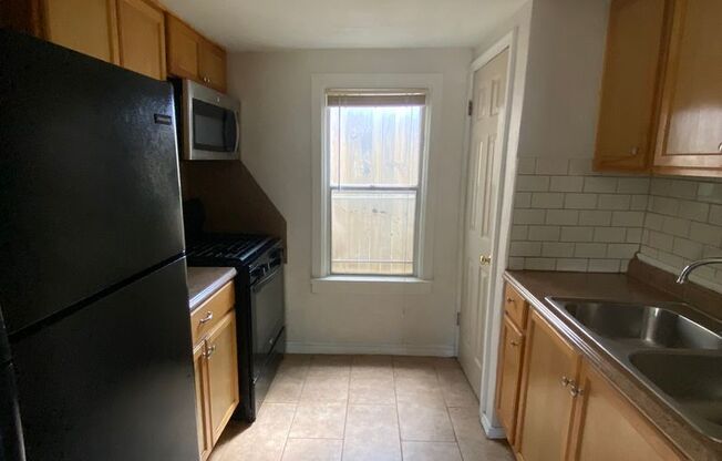 2 Bed 1 Bath in the University Add Near Paseo and 23rd St Restaurants