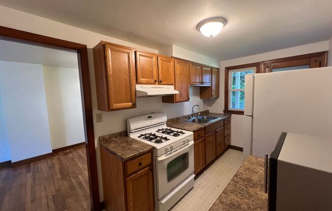 2 beds, 1 bath, $925, Unit 81 N. Sprague Avenue