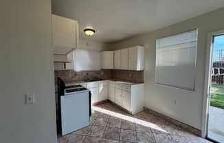 2 beds, 1 bath, $1,500, Unit C