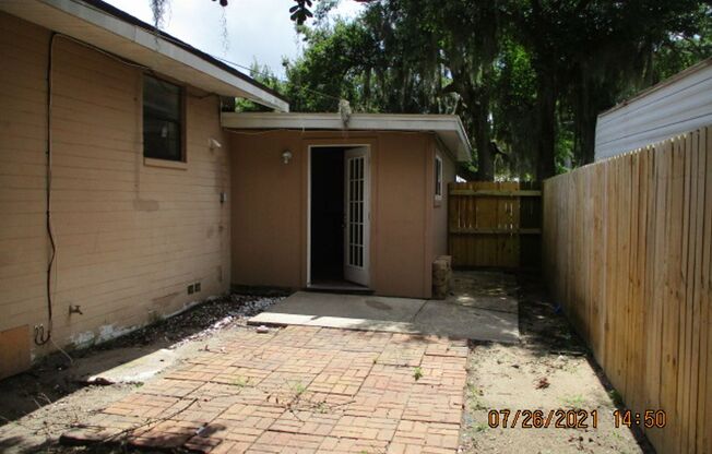 3 beds, 2 baths, $2,200