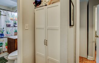 1 bed, 1 bath, $2,300, Unit # 210