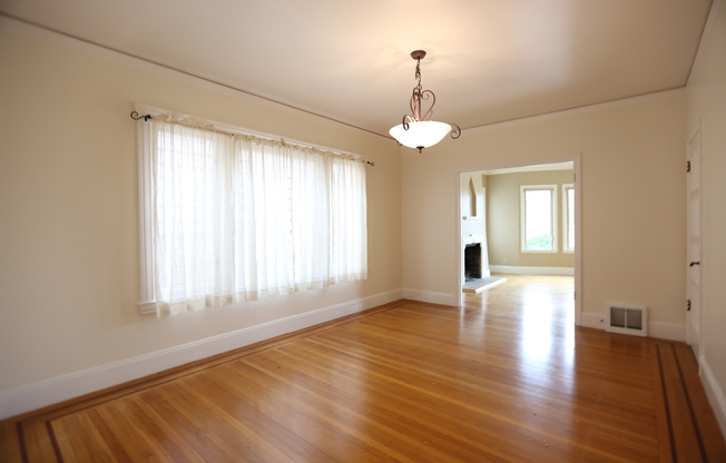 2566-2568 22nd Avenue