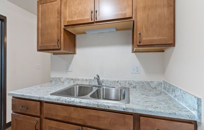 2 beds, 1 bath, $1,099.99, Unit 1650-16
