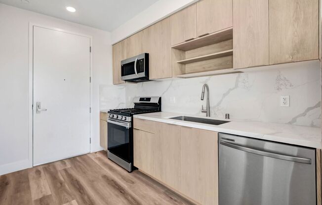 1 bed, 1 bath, 681 sqft, $2,455, Unit 524