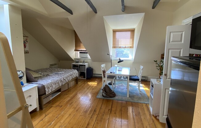 32 Irving St Apt 2B