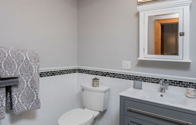 2 beds, 1 bath, 1,121 sqft, $1,995, Unit 209