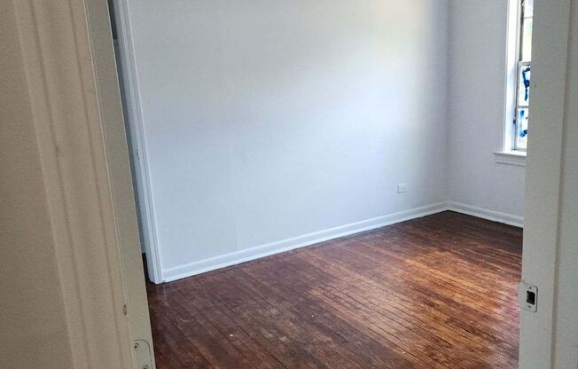 1 bed, 1 bath, $500, Unit #121