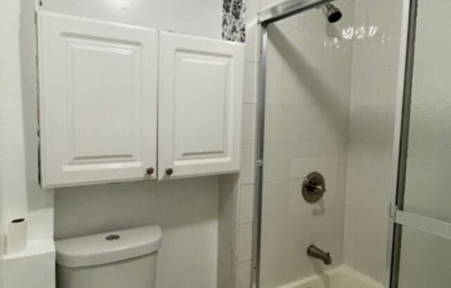 3 beds, 1 bath, $3,027, Unit 2