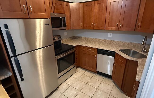 2 beds, 1.5 baths, $2,550, Unit 307