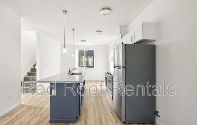 1438 E 31 ST