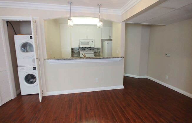 1 bed, 1 bath, 660 sqft, $2,695, Unit 117