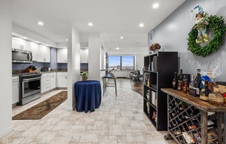 3 beds, 2 baths, 1,890 sqft, $7,500, Unit 22F