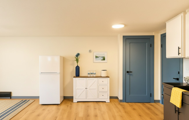 Studio, 1 bath, 450 sqft, $845, Unit 310-2