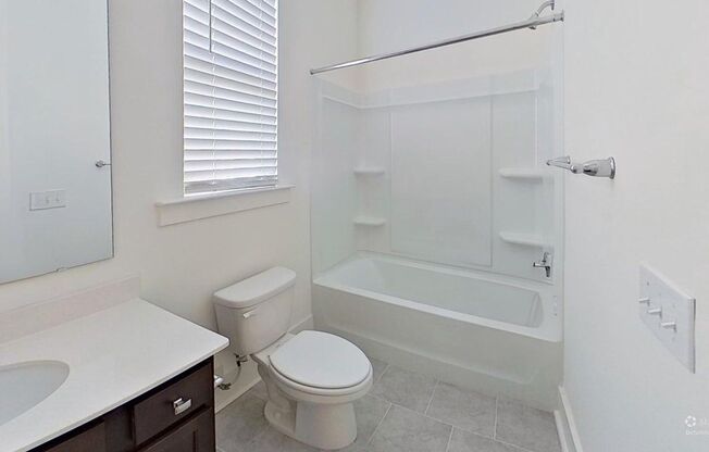 4 bedroom / 3.5 bath home in Ravenel, SC
