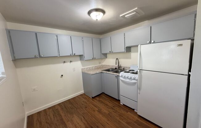 2 beds, 1 bath, 800 sqft, $1,400, Unit 2