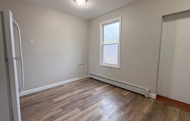2 beds, 1 bath, 719 sqft, $1,480, Unit 6