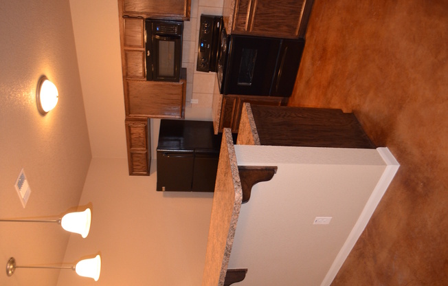 3 beds, 2 baths, 1,310 sqft, $1,395, Unit B - MAKE READY/NOT SHOWABLE