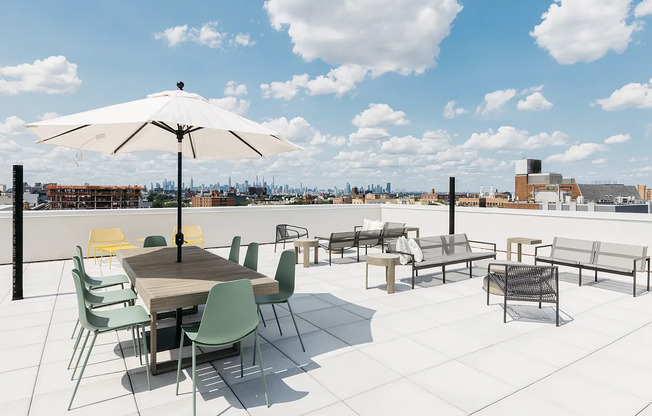 1 bed, 1 bath, $3,589, Unit 303