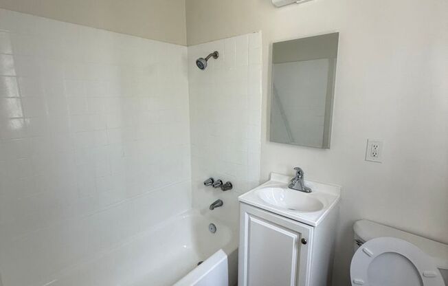 1 bed, 1 bath, 396 sqft, $1,595, Unit 29