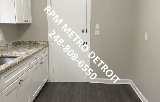 3 beds, 1 bath, $1,650, Unit (NO)