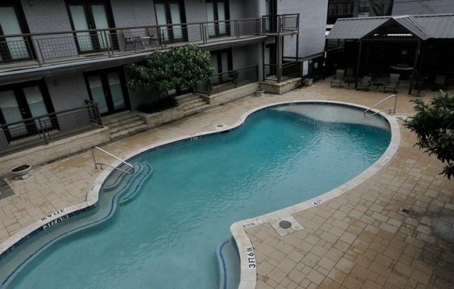 2 beds, 2 baths, $2,100, Unit Apt 402B