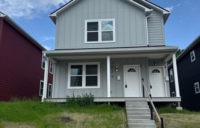 Now Showing this 3BR, 2BA duplex located at 1829 Montcalm St., Unit B, Indianapolis