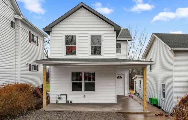 Gorgeous 3 bedroom home in Verona available now!