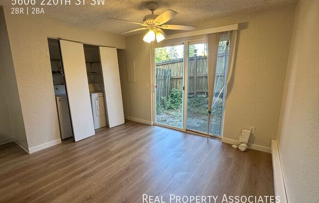 5606 220 ST SW