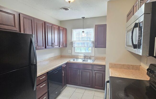 STONESTHROW - 2 Bedroom Townhome - Perfect location for UNCW Students, Faculty and Staff!