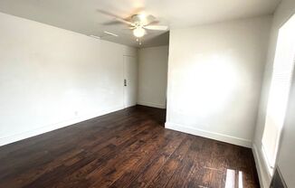 1 bed, 1 bath, 450 sqft, $895, Unit 2440 B Avenue #4