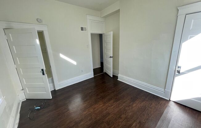 2 beds, 1 bath, $1,200, Unit UNIT 2