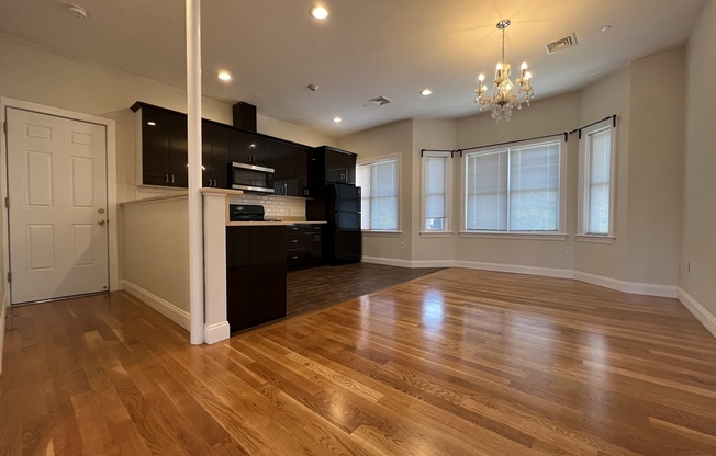 77 83 NEWBURY AVE