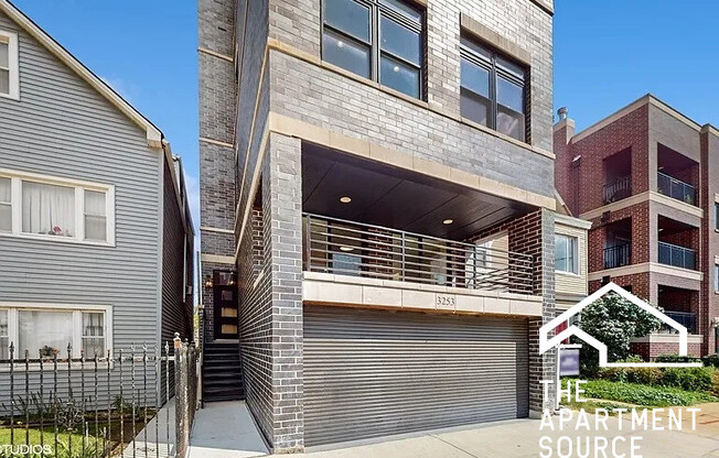 3253 N ELSTON AVE